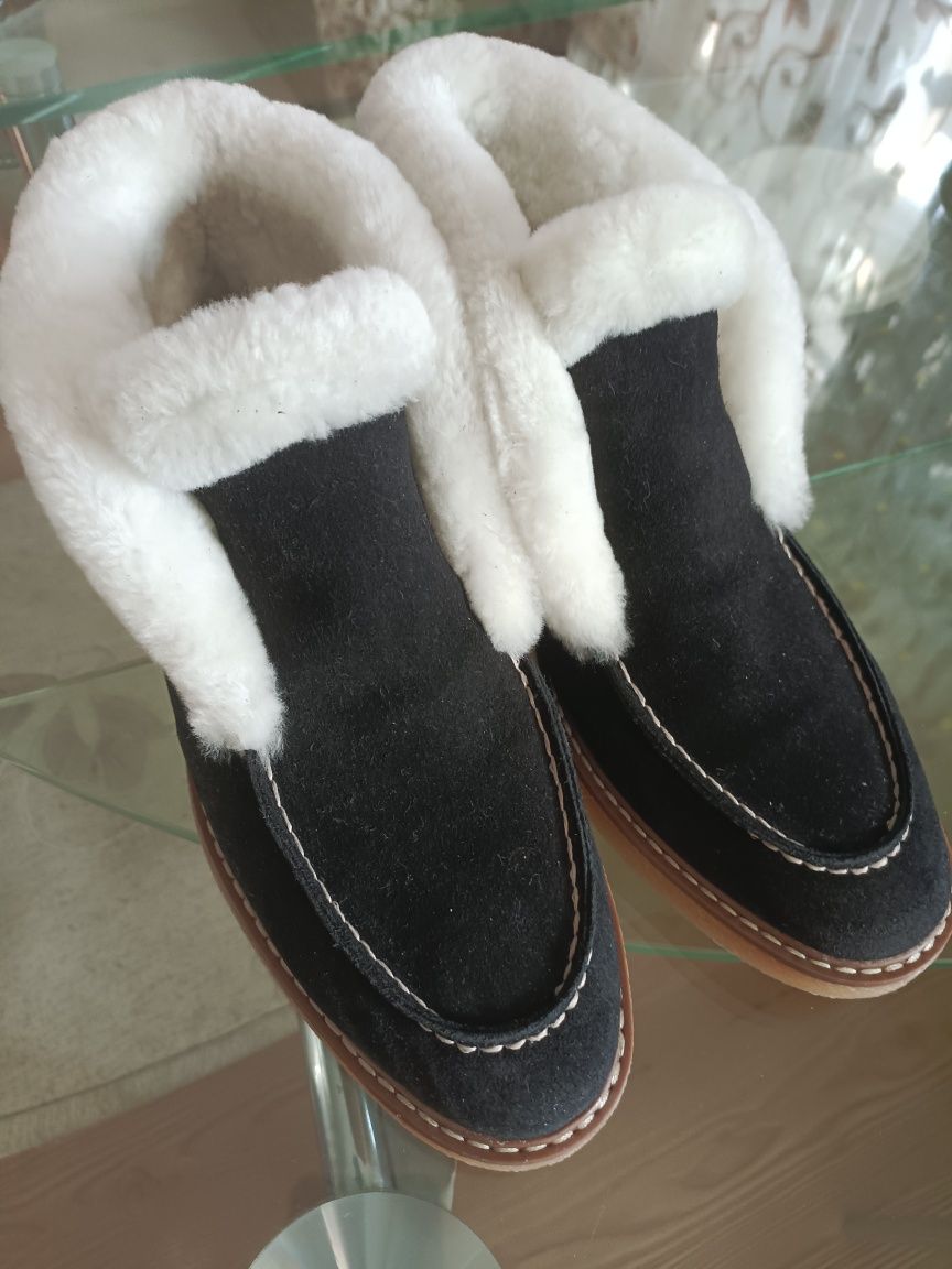 Продам женскую обувь.