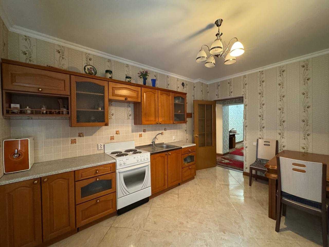 Продаю 2-комн. по ул.Уалиханова 9/1, золотой квадрат.