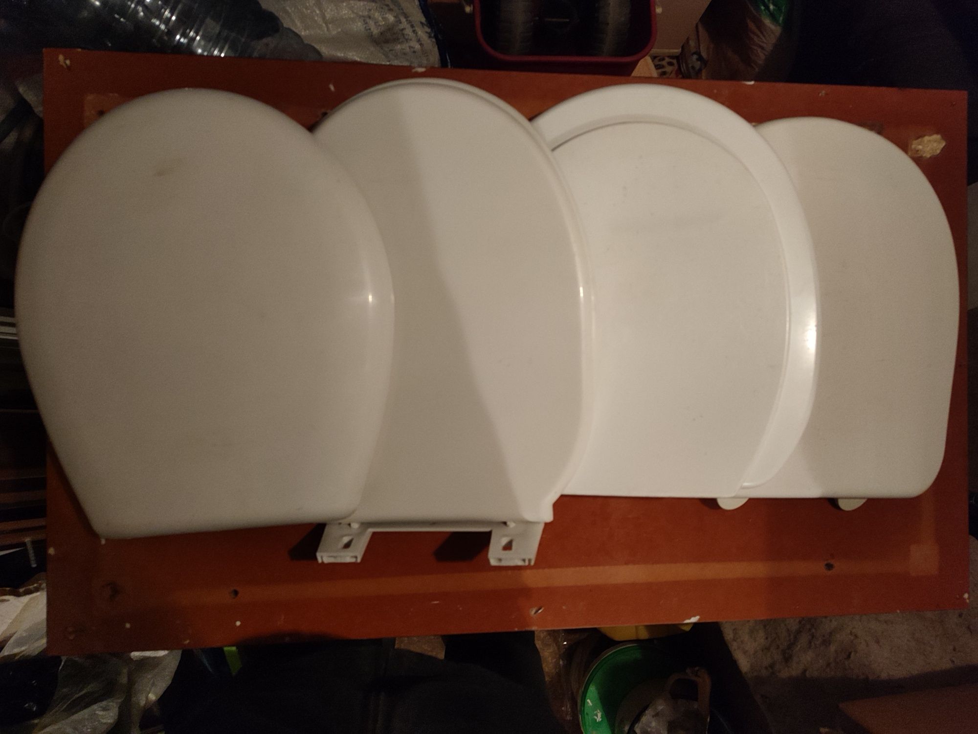Продам  унитаз без бачка, бачки,сиденье ,умывальники
