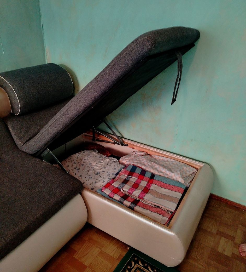 Диван сатылады. продается диван