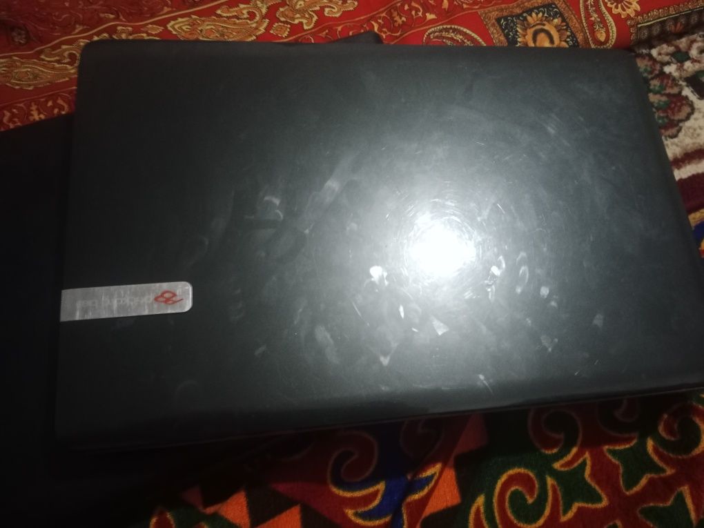 Сатылады срочна lenovo жұмыс істемейді бір деталдары жетпит