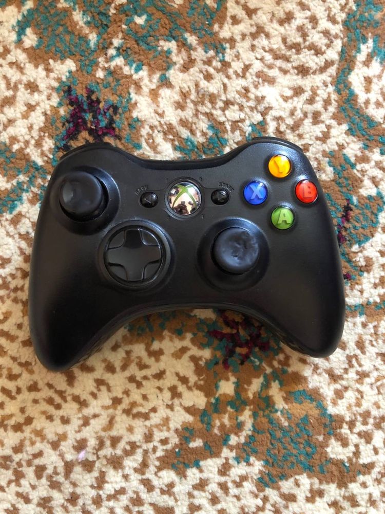 Xbox 360 в идеальном состоянии за хорошую цену