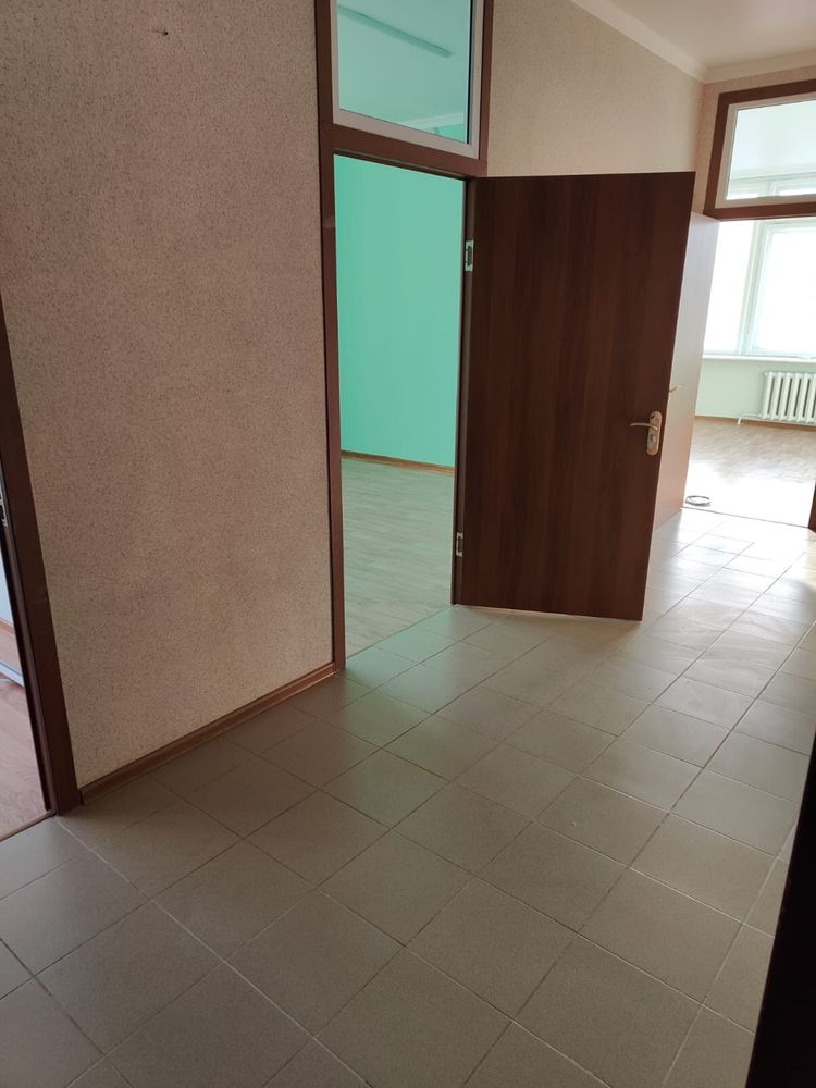 Сдаются офисные помещения и зеркальный зал