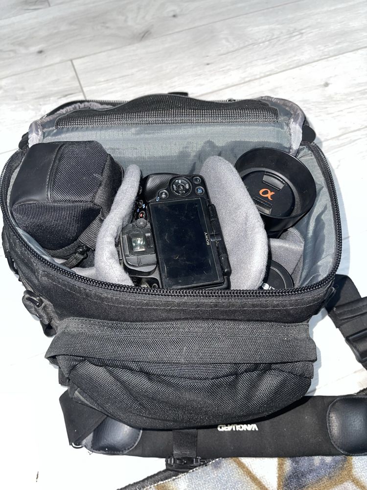 Фотоаппарат Sony-a33 с объективами, вспышкой