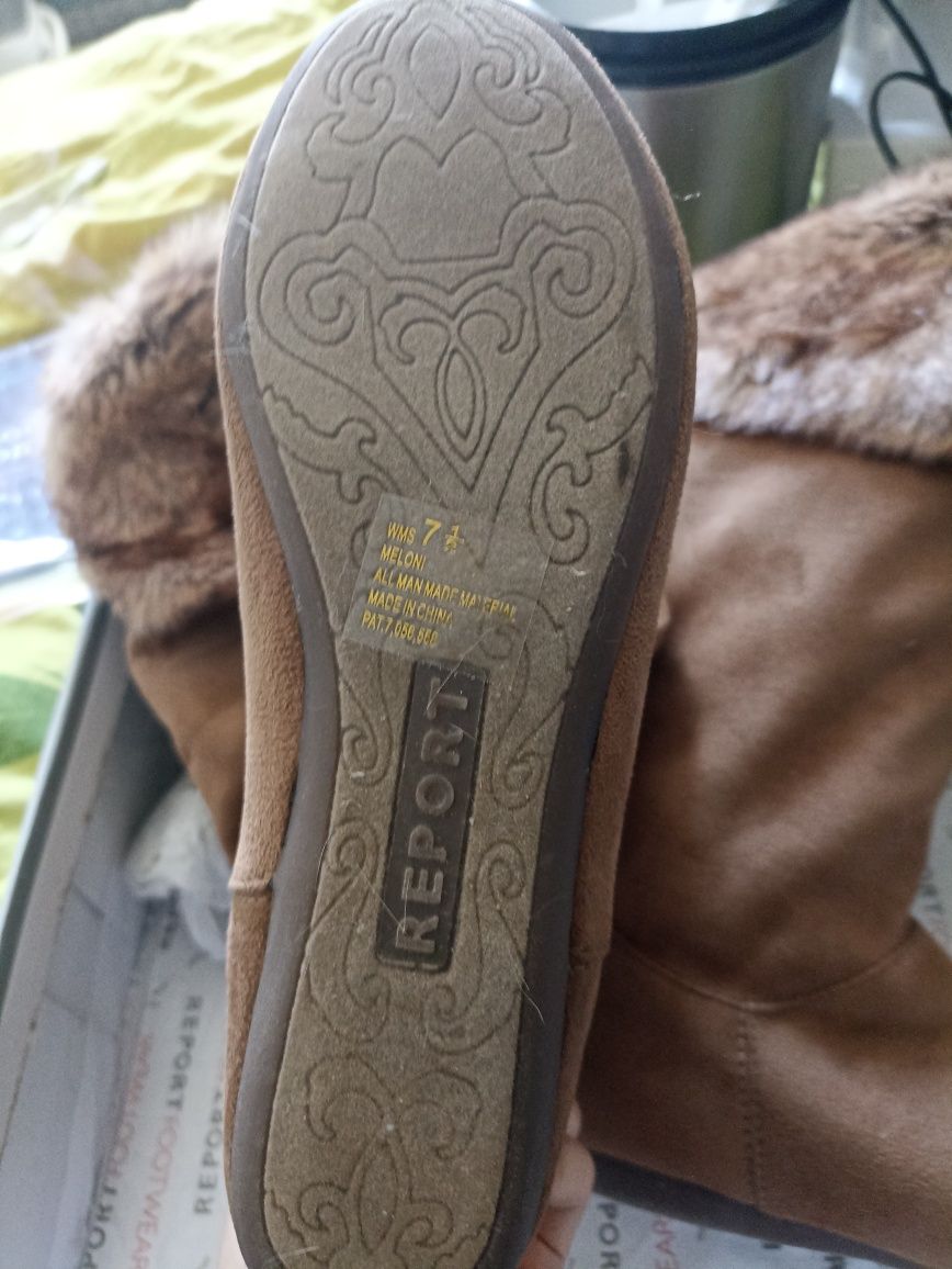 Продам новые осенние сапожки из замши