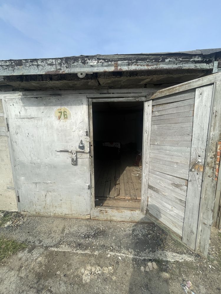 Продам 2 гаража по ул сиянова