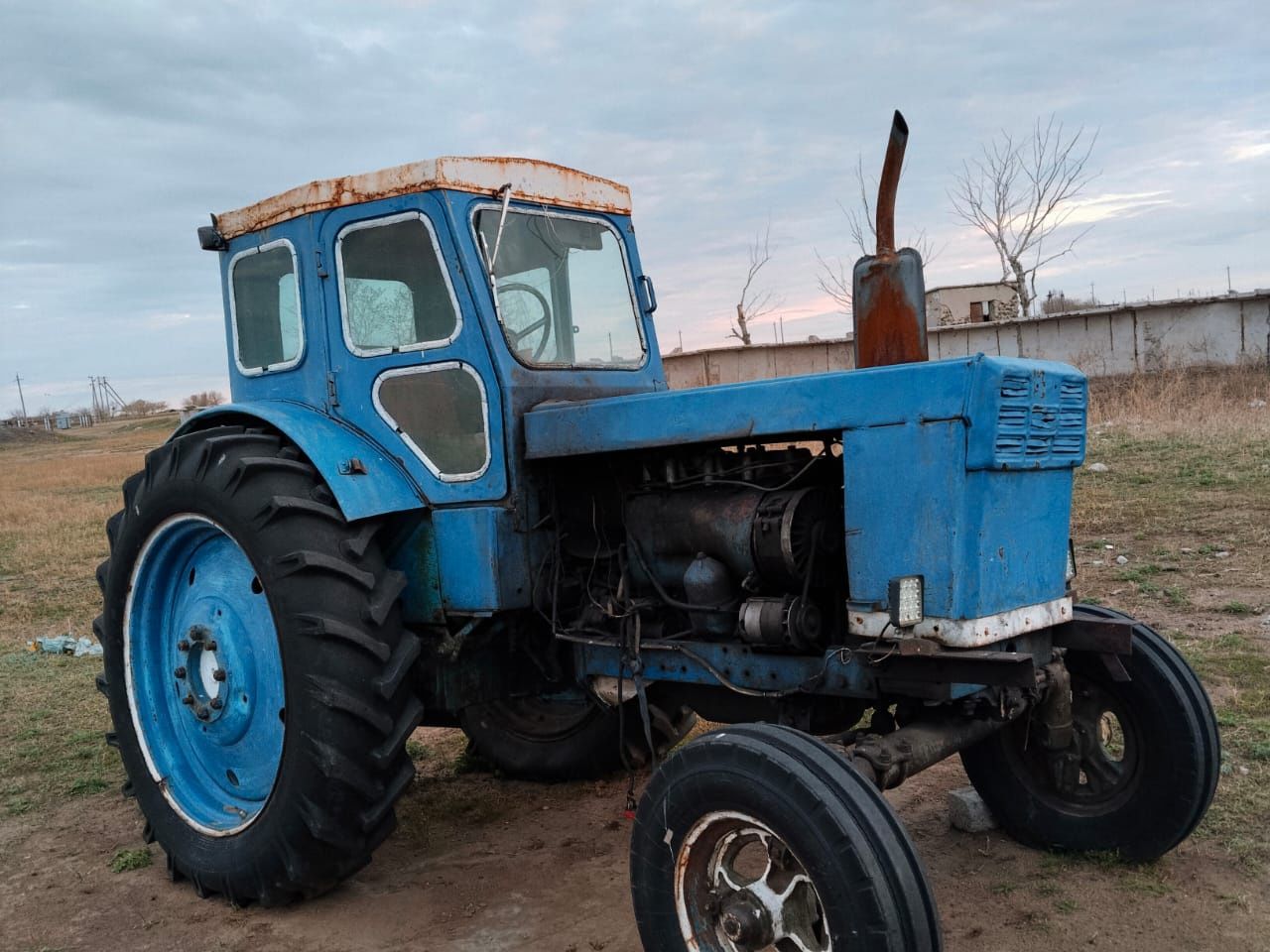 Трактор Т-40 цена 550 000, есть торг и обмен на скот