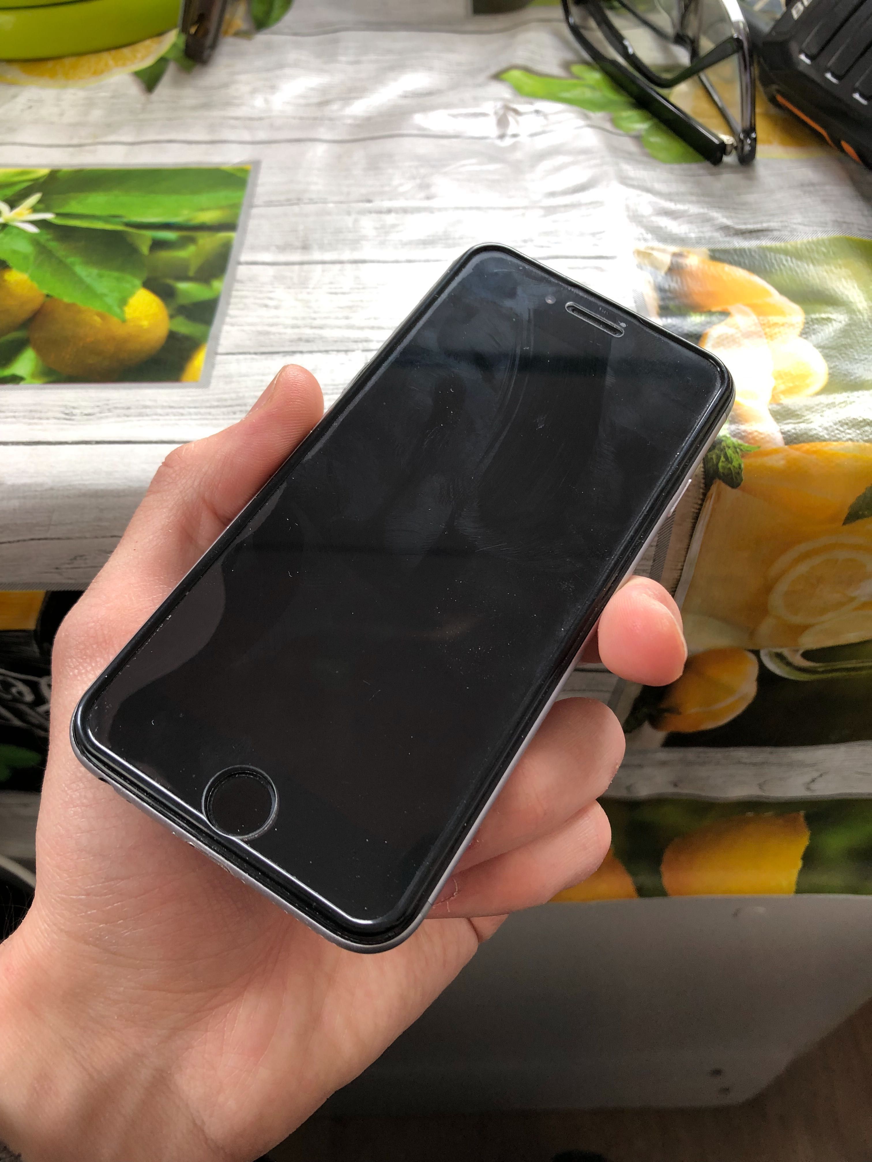 iPhone 6  СРОЧНО