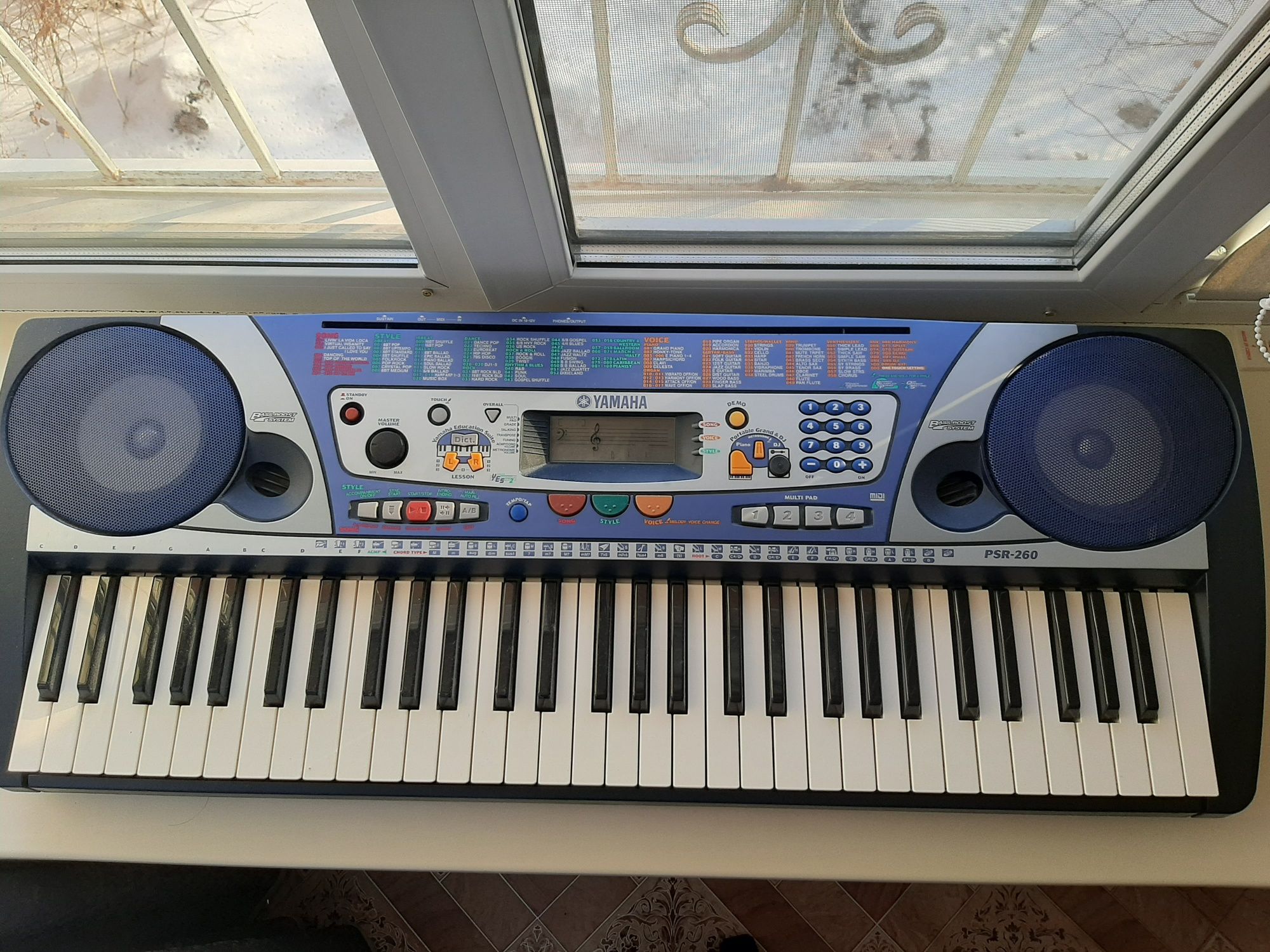 Продам синтезатор YAMAHA
