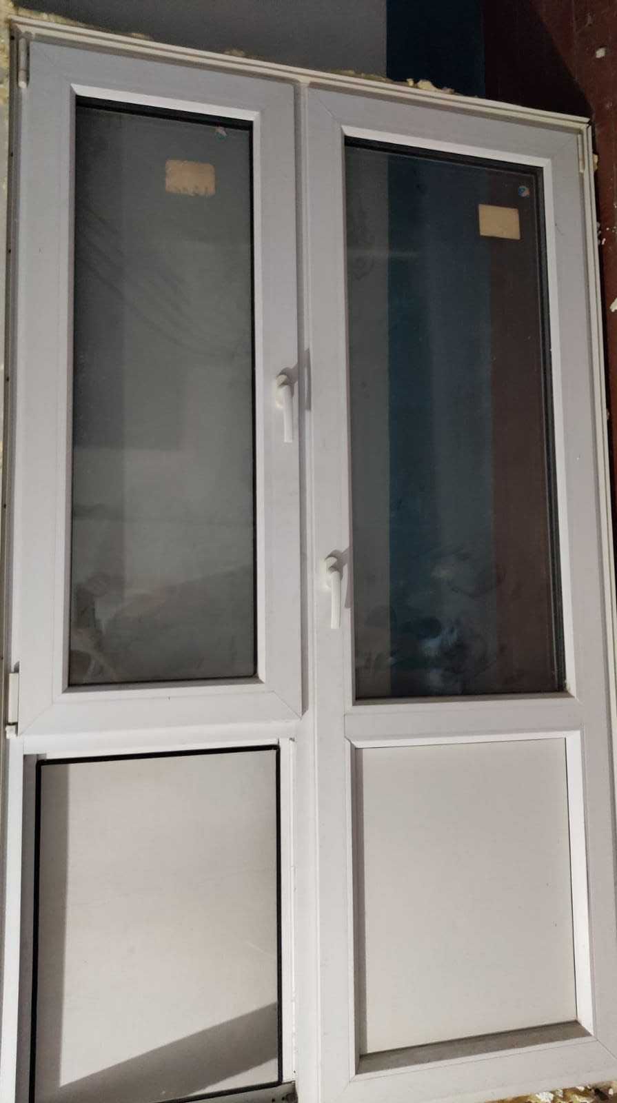 Дверь пластиковая с окном