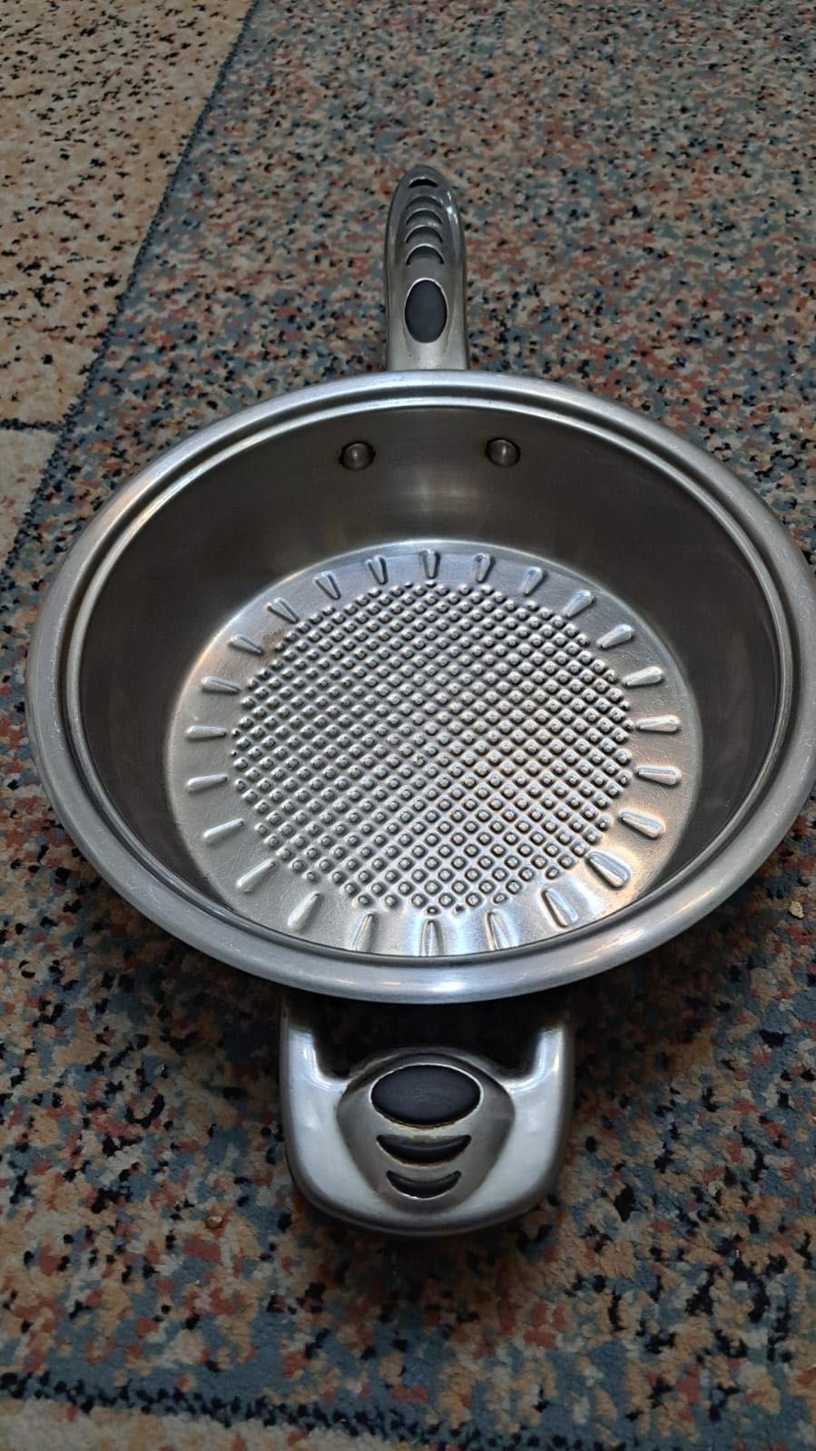Продам две сковородки