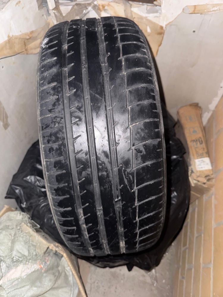 Шины б/у  215/55 R17 Triangle sportex