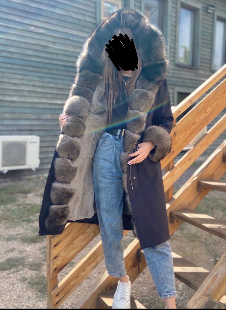 Продаю парку, натуралка, песец, внутри стриженный бобер