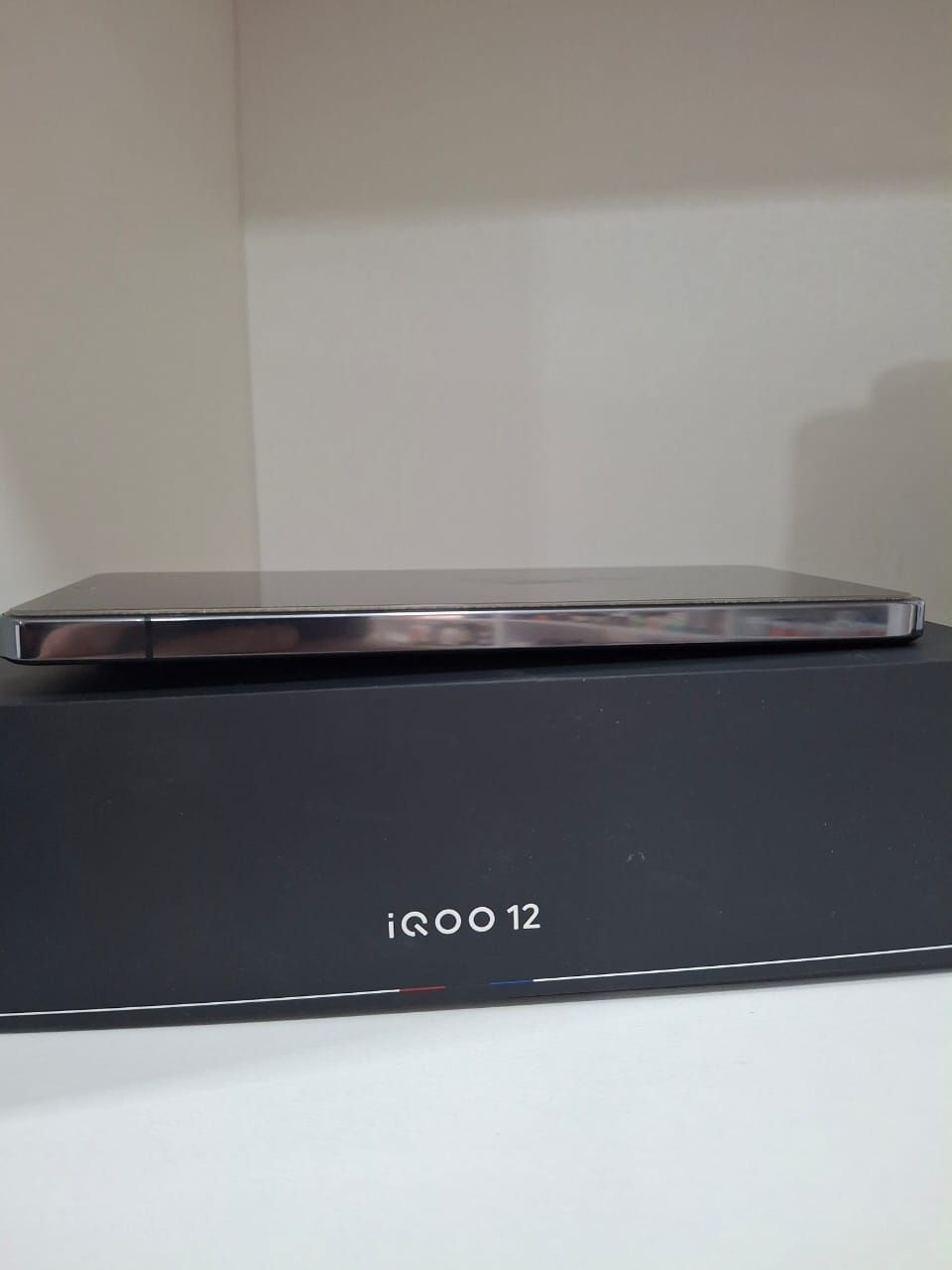 Продам IQOO 12 512 ГБ / 16 ГБ