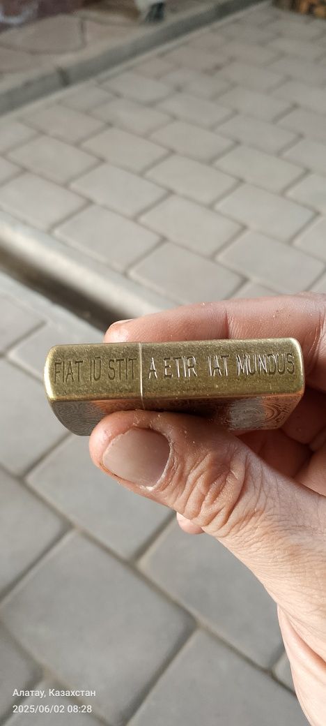 Продам зажигалку бензиновую