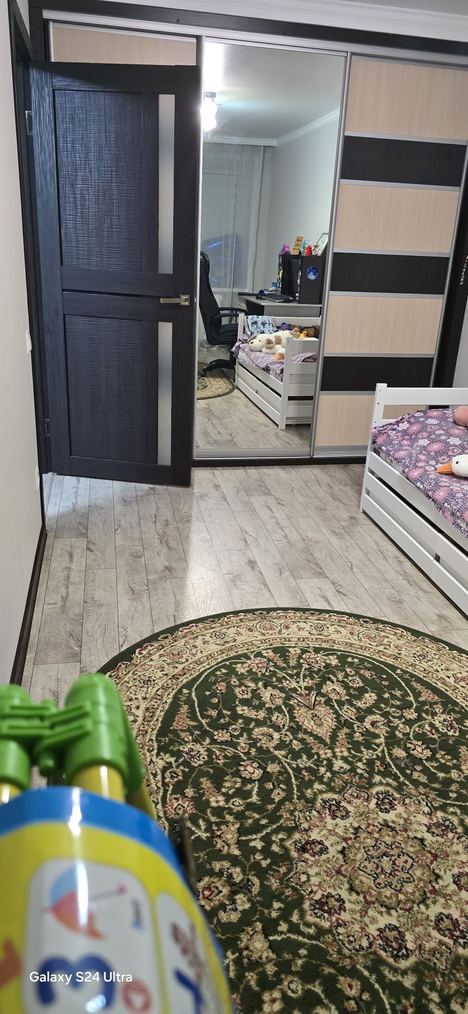 СРОЧНО Продам  трёхкомнатную квартиру