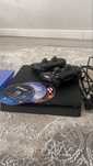 Продаю свою любимую приставку,в отличном состояни PlayStation4