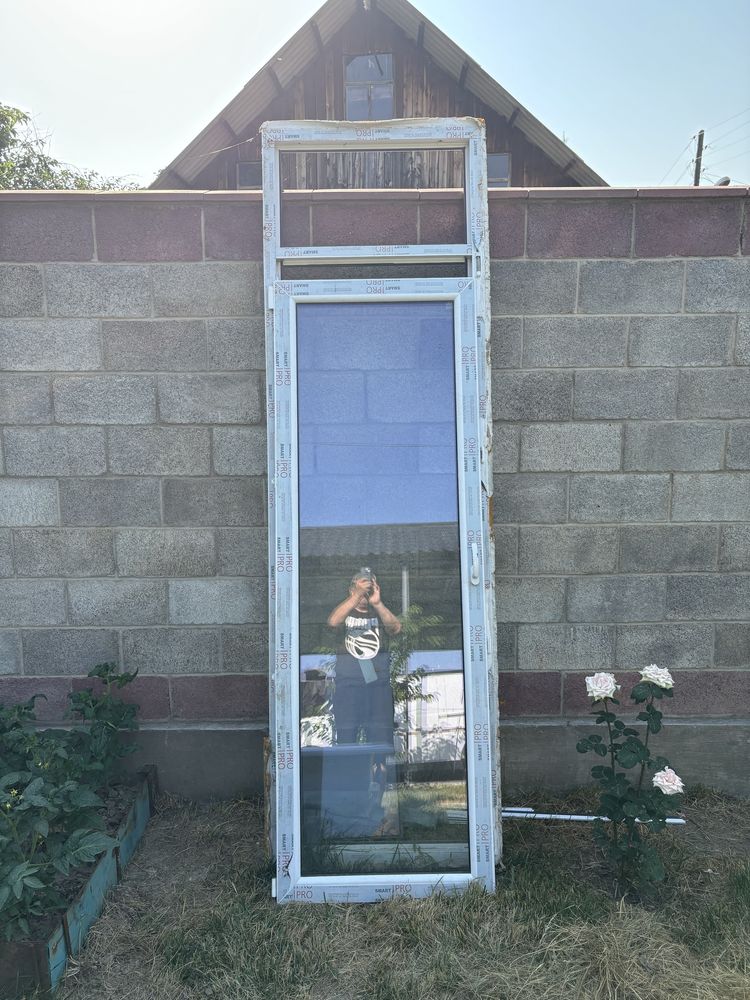 Продам дверь пластиковую