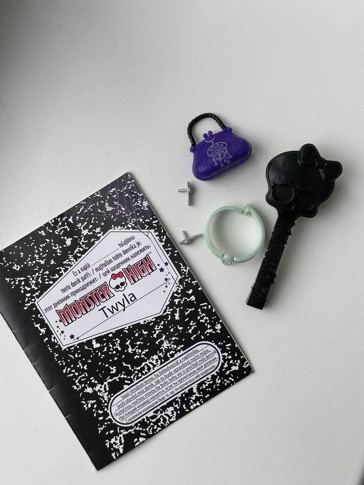 Кукла Monster High Twyla “13 Wishes”, полный комплект
