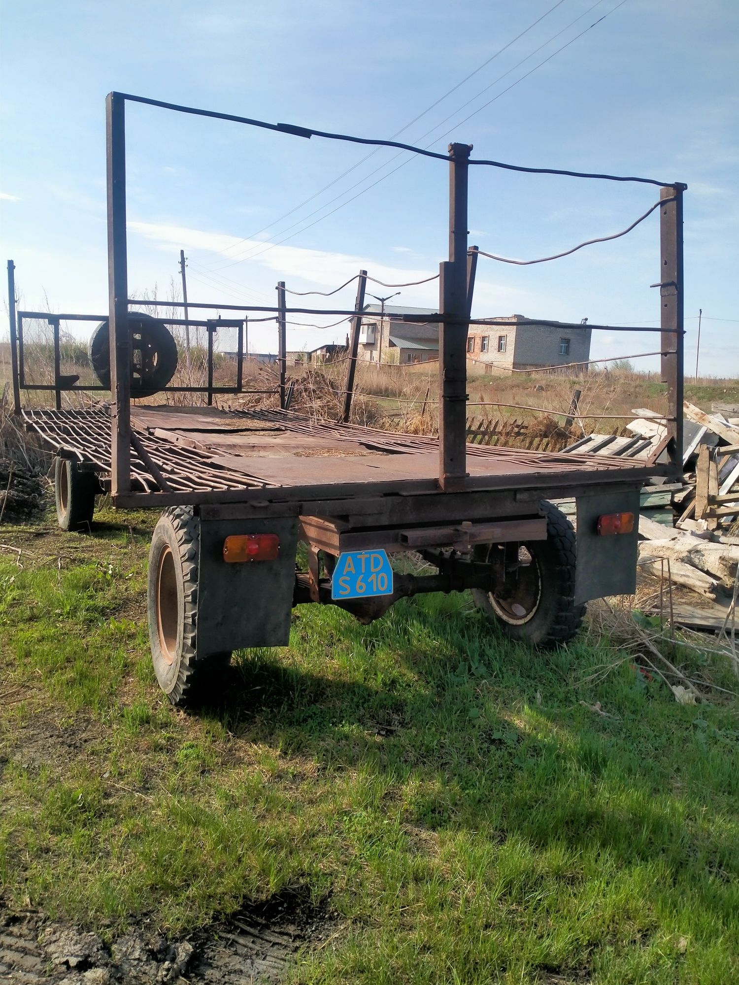Продам прицеп сеновозный