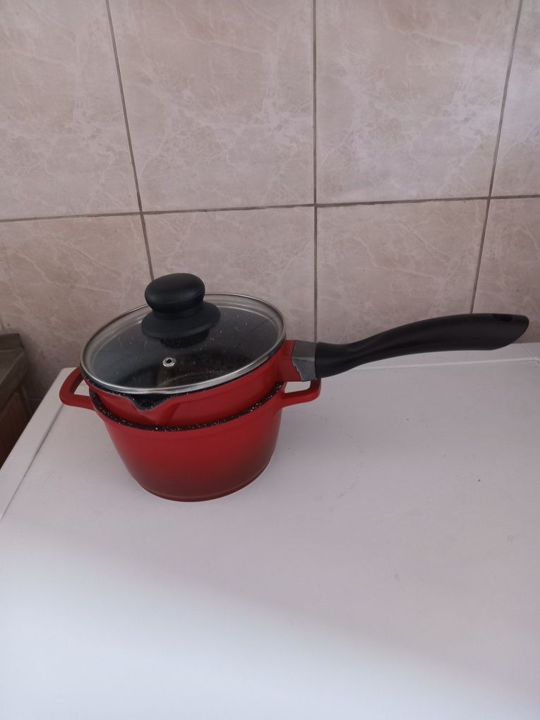 Продам новый германский набор:ковш + кастрюля 1,3 литра каждый