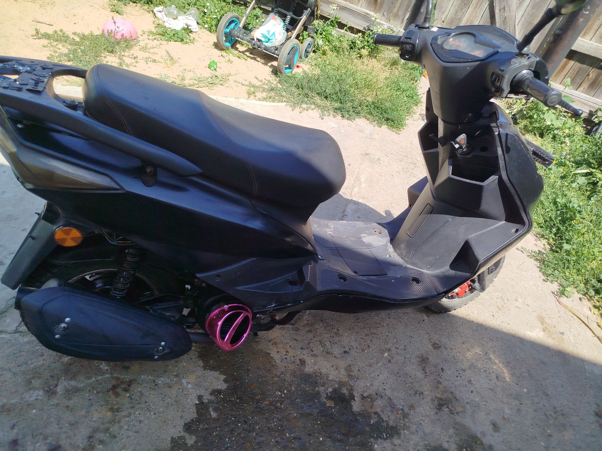 Продам скутер 150ку
