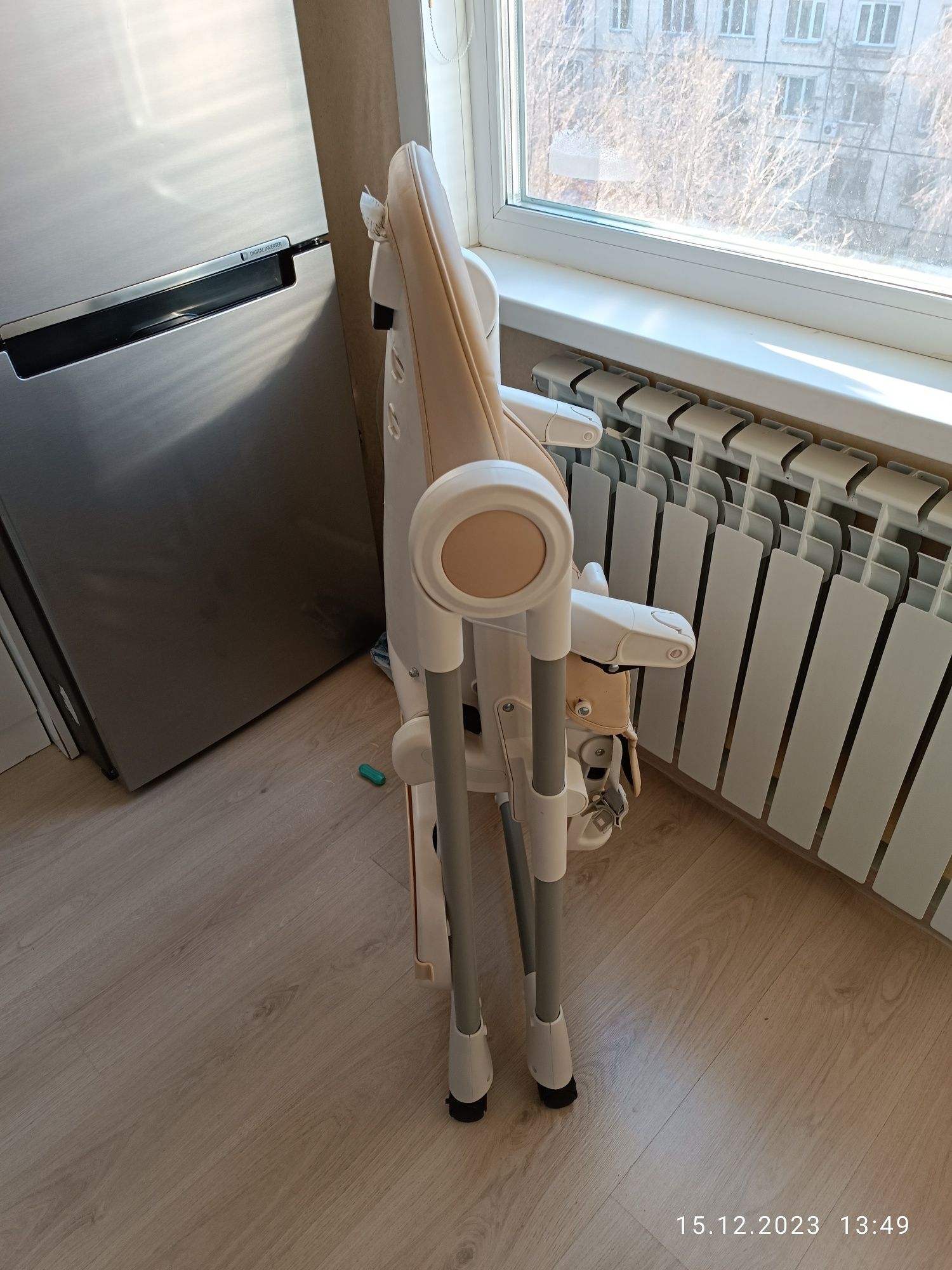 Продам стул для кормления