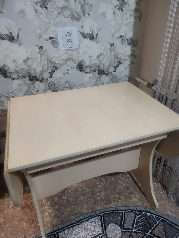 Продам стол со стульями