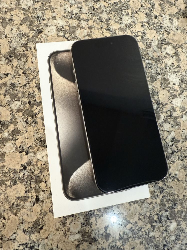 Продам Iphone 15 pro 128gb