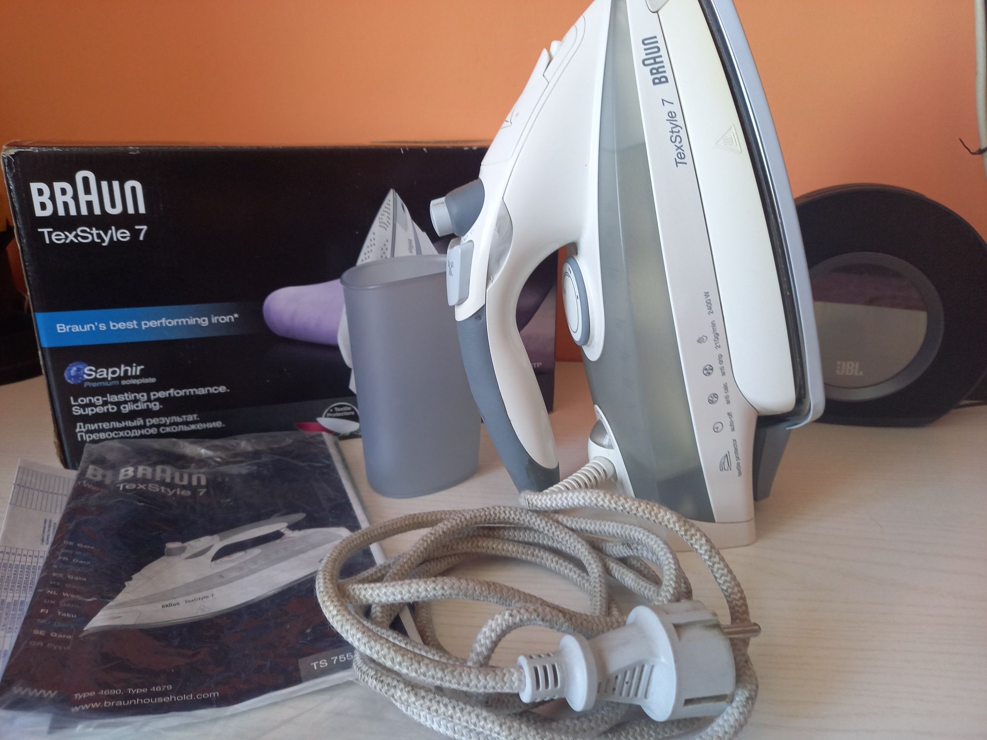 Продаю утюг "BRAUN'",в  отличном   состоянии.