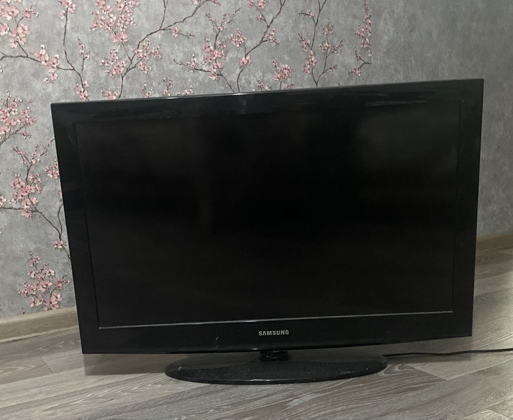 Телевизор samsung