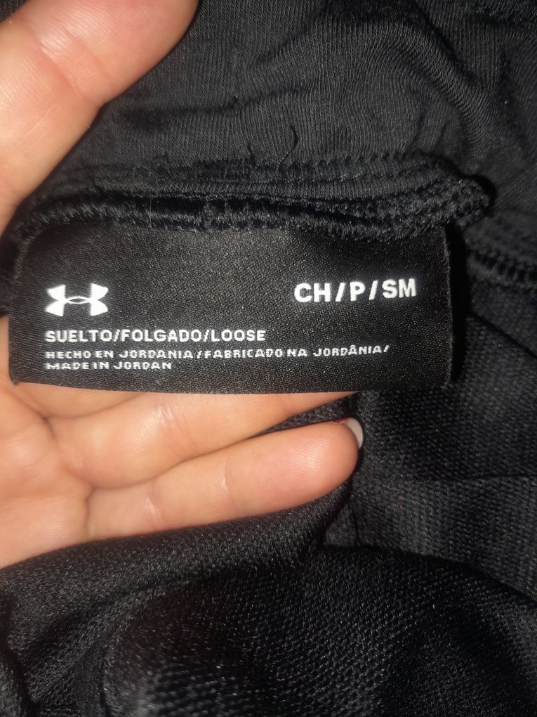 Шорты женские Under Armour 42-44 размер
