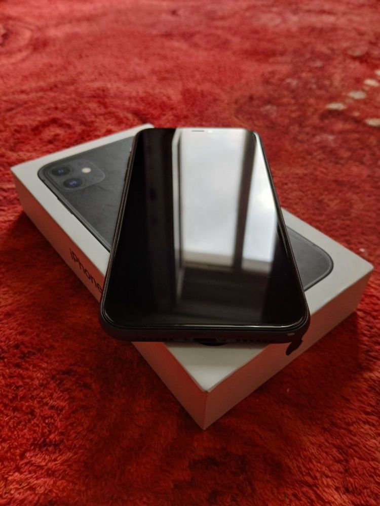 Iphone 11  64гб