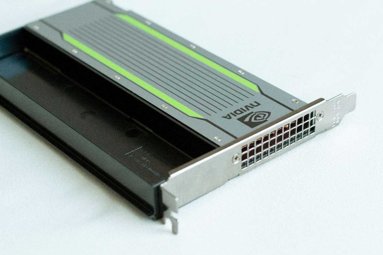Продам NVIDIA Tesla T4 16 GB (256 bit, 2000 MHz, GDDR6, PCI-E)