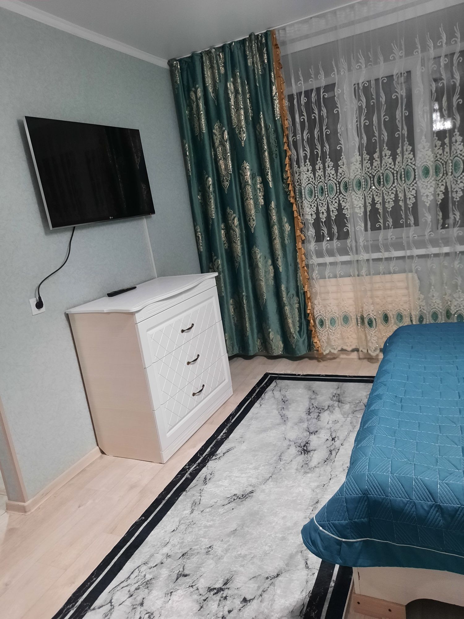 Сдам 1 комн кв. Р н Ярмарки. 8000ночь сутки 10000т Ремонт.