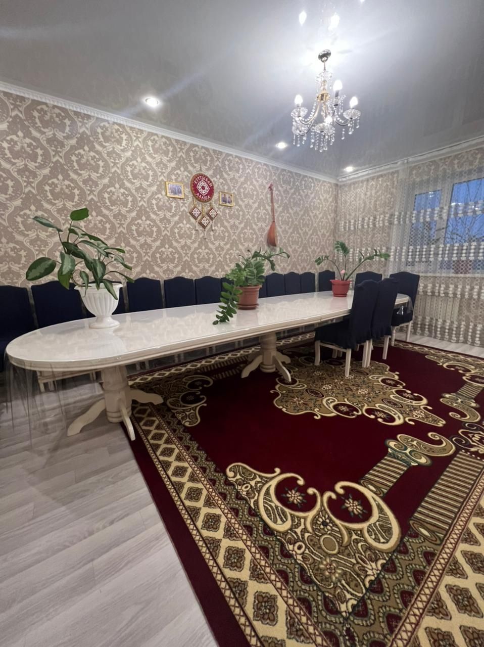 Стол 5метр  с 18 стульями