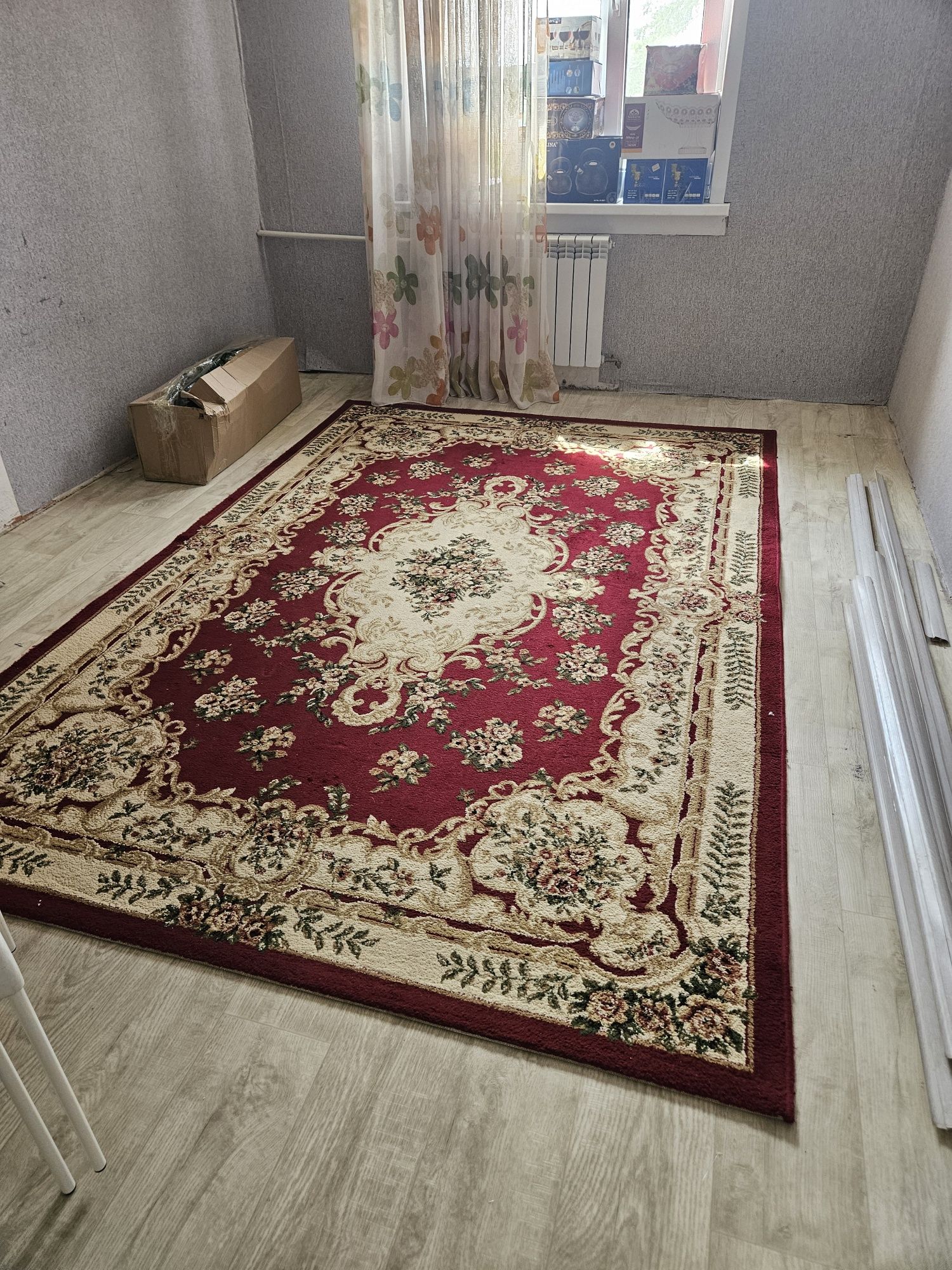 Ковер в хорошем состоянии