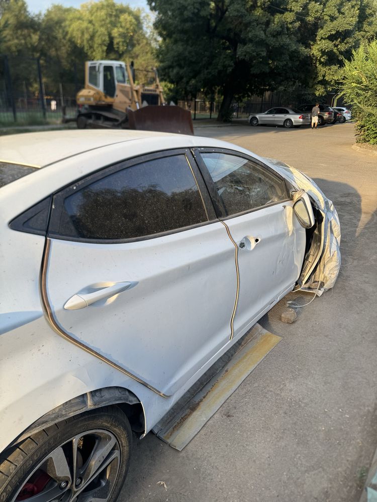 Продам двери на хюндай елантра аванта