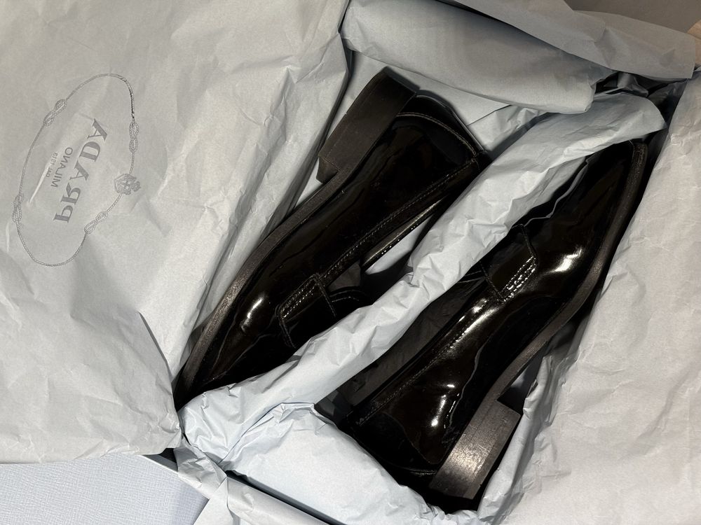 Продам лоферы Prada оригинал