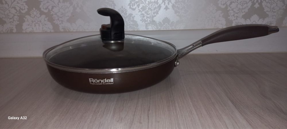Сковородка новая