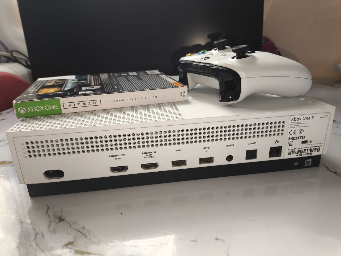 XBOX One S 512Gb/ в идеальном состоянии/рассрочка/Ред/игры дёшево .