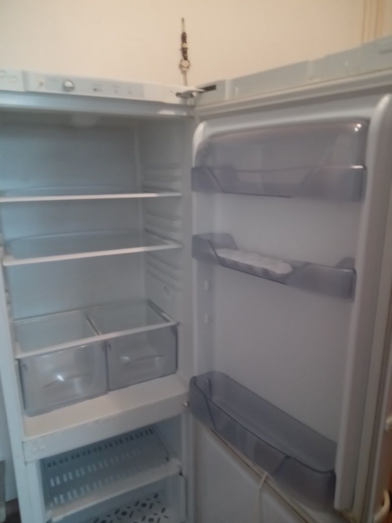 Продам холодильник