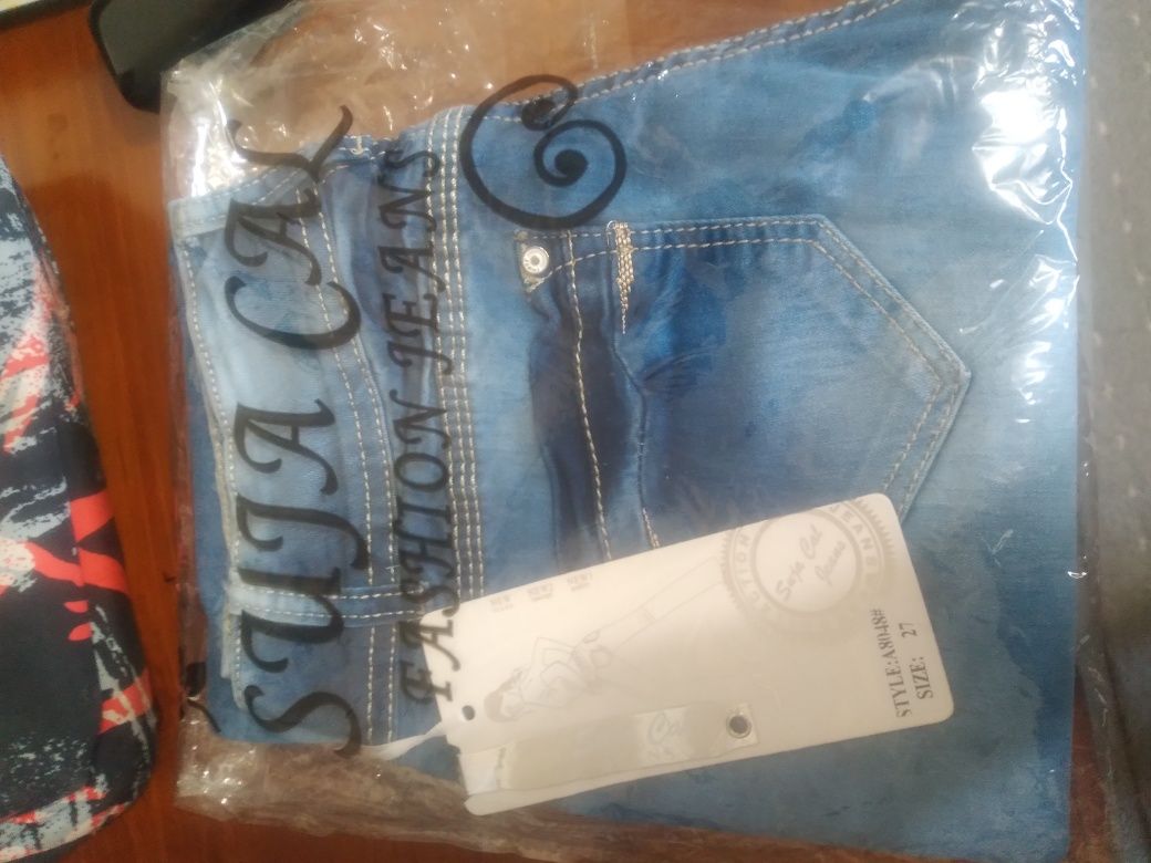 Продам джинсы женские