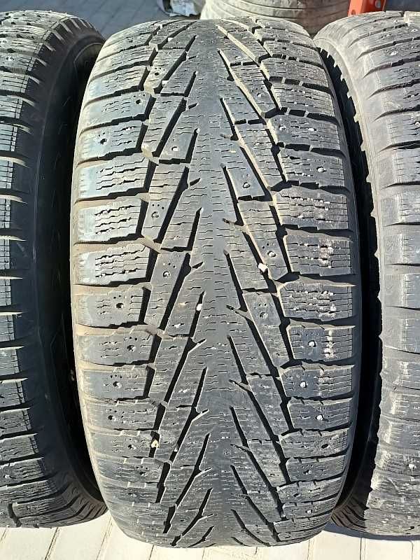 Шины 285/60 R18 - "Nokian Hakkapeliitta 7 SUV" (Россия), шипованные.