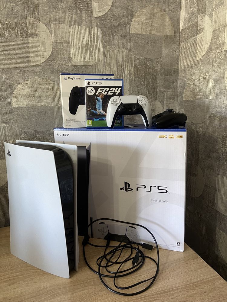 Продам PlayStation 5 + FIFA 24 + 2 джойстика .Состояние отличное