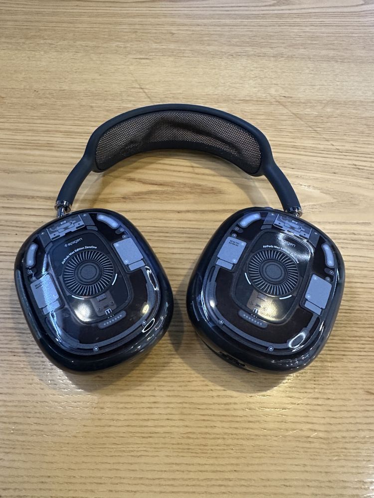 Airpods Max в защите, с коробкой