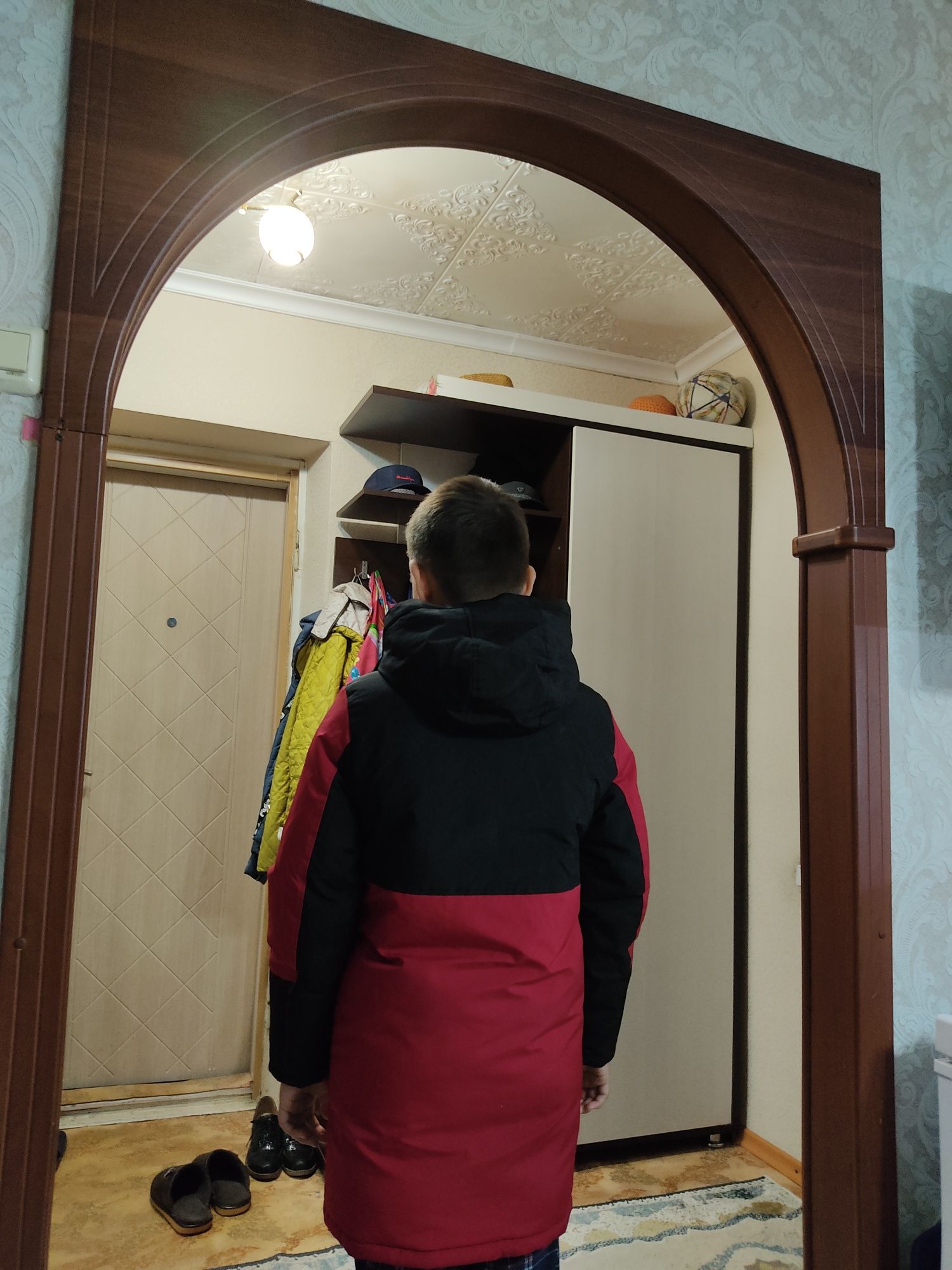 Продам куртку зимнюю на 10-12 лет
