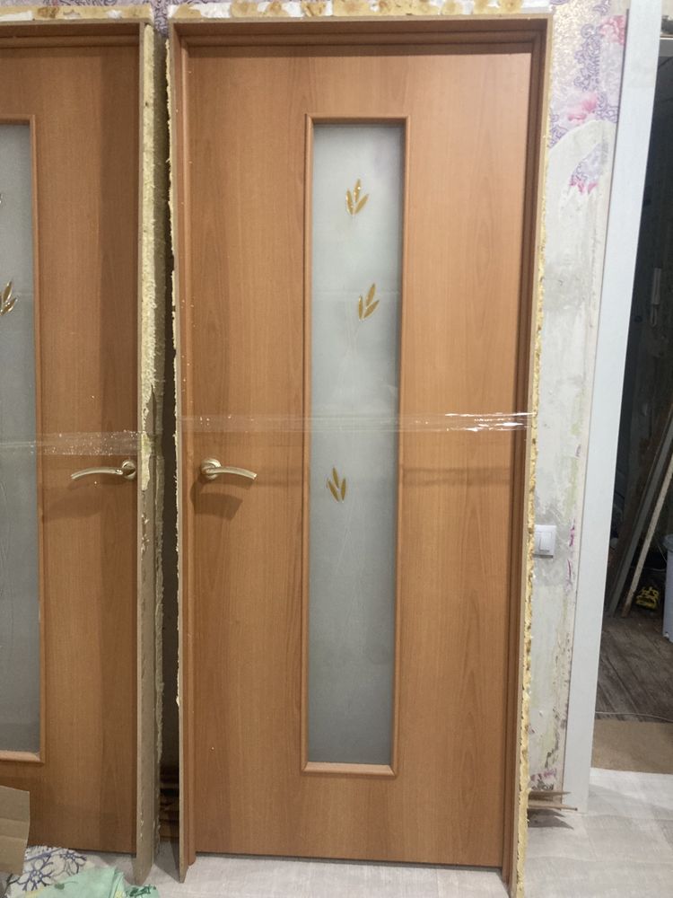 Продам Двери 2 межкомнатные и 1 входную железную