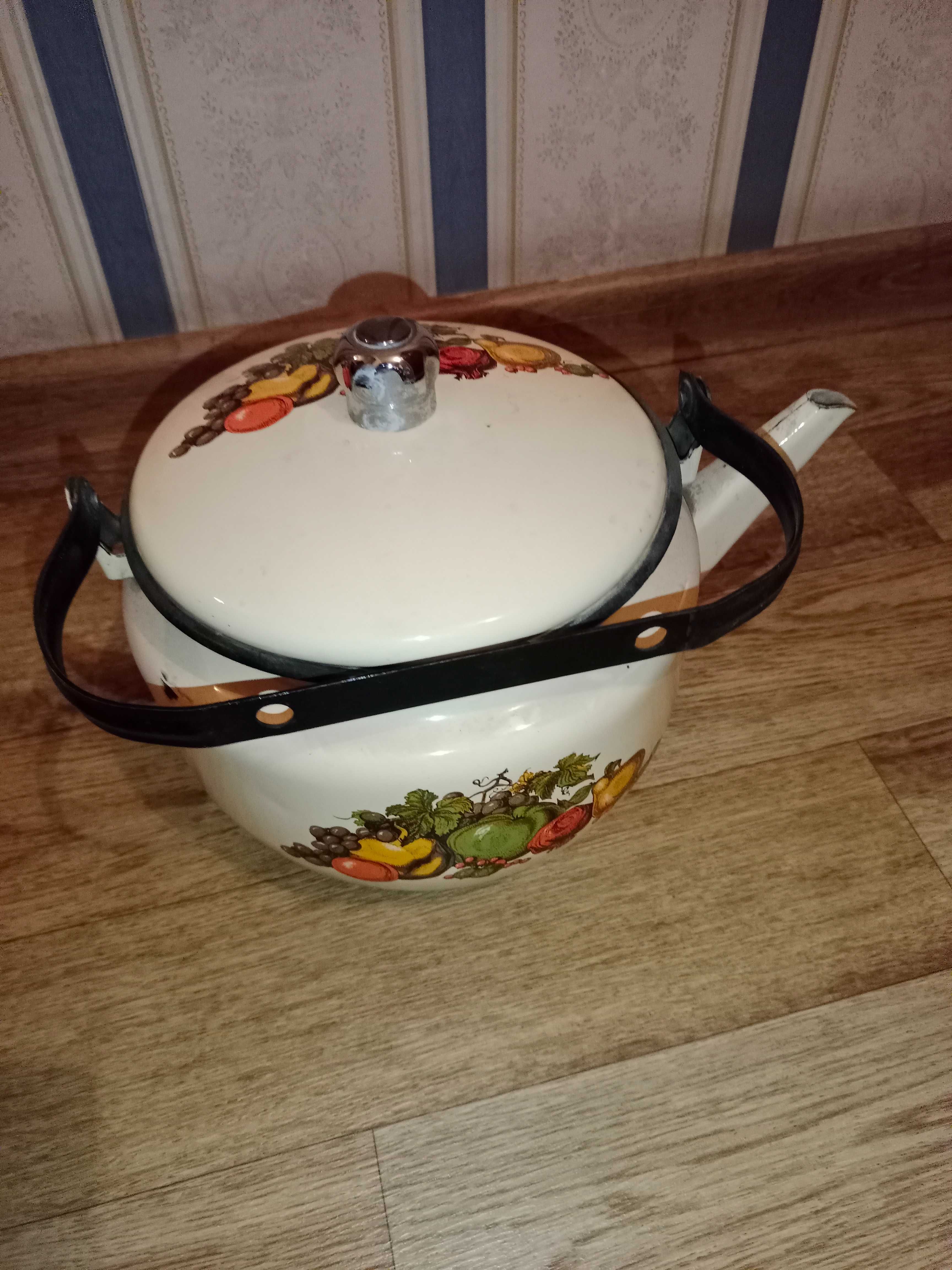Продам чайник на 3 л в хорошем состоянии