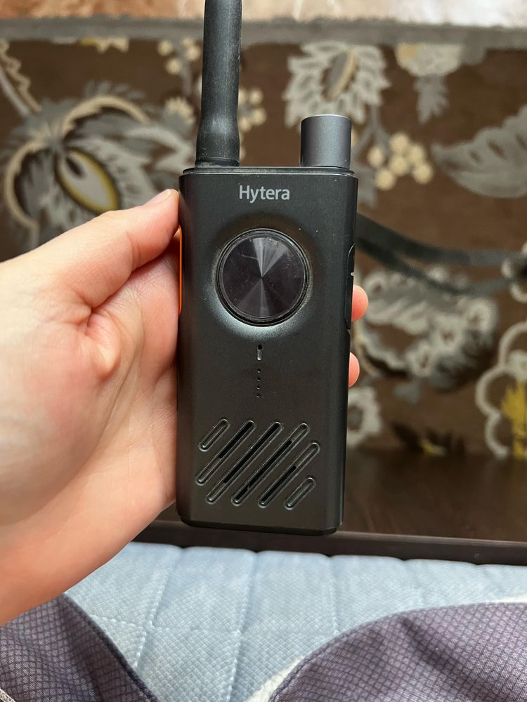 Продам рации  hytera новые